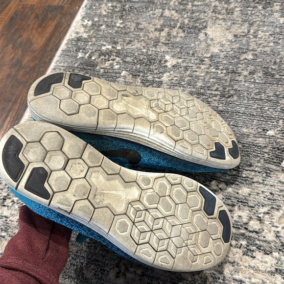 Men’s Nike running shoes - Picture 6 of 7